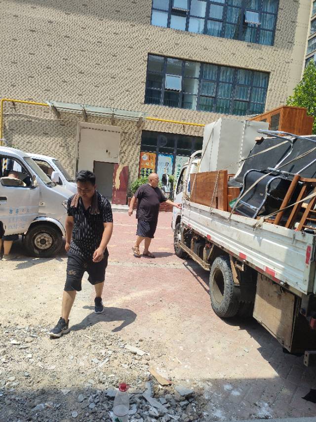 新郑市，专业搬家拉货，拆装家具，拆装空调，拆装电视，保洁，搬