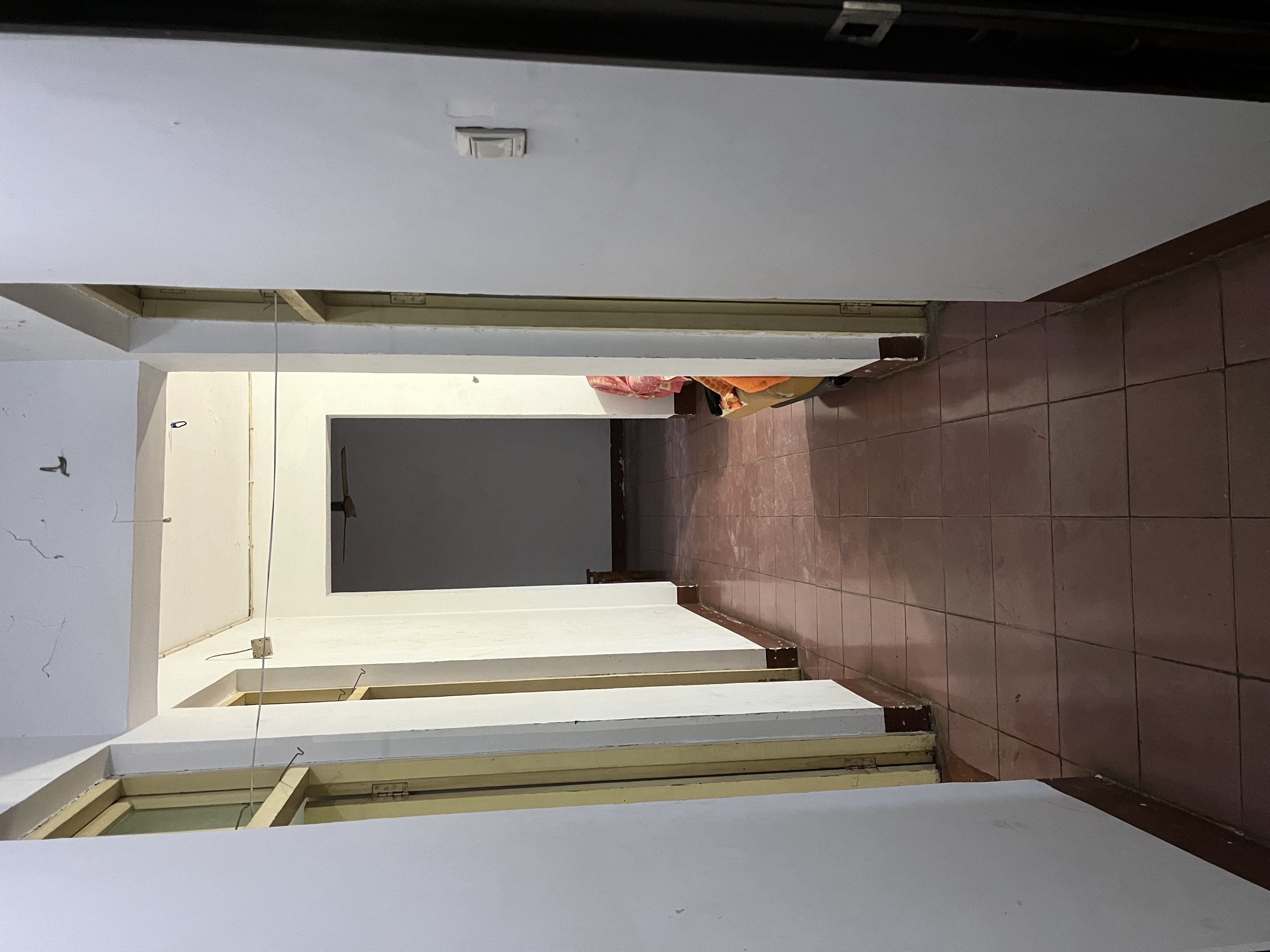 新建路西侧建安小区，紧邻奥斯卡故里影城，黄帝故里。环境僻静，