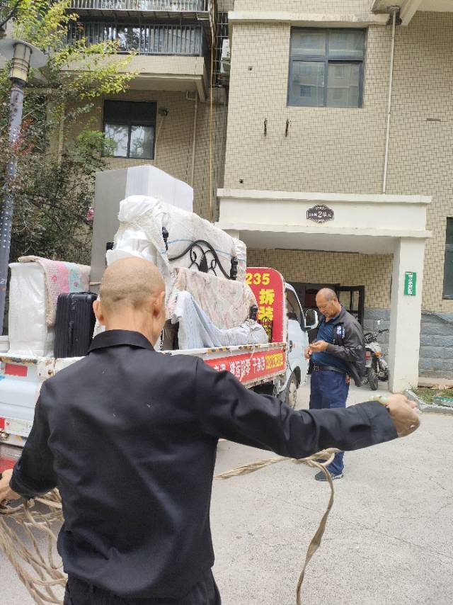 新郑专业搬家拉货拆装家具搬运钢琴清理垃圾拆装空调干杂活保洁
