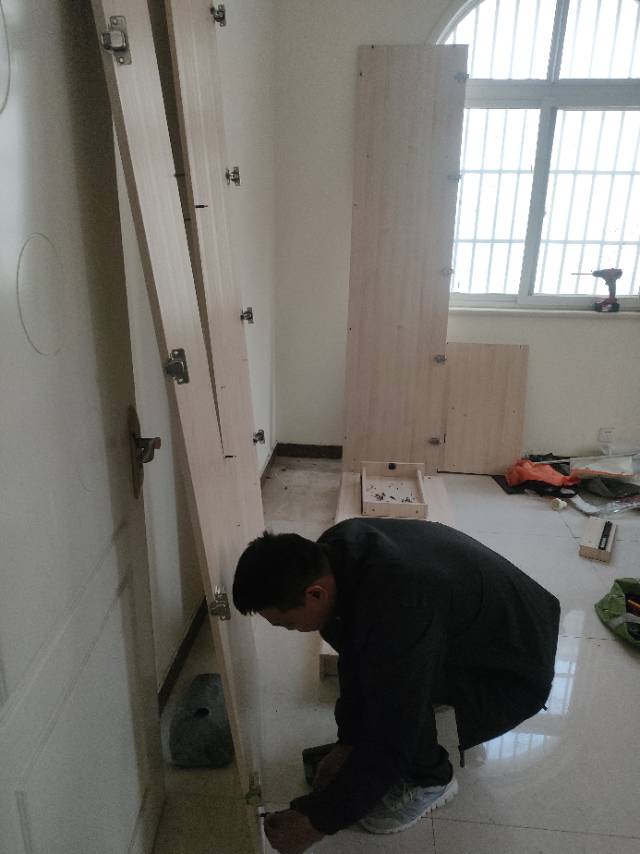 新郑市，专业搬家拉货，拆装家具，拆装空调，拆装电视，保洁，搬