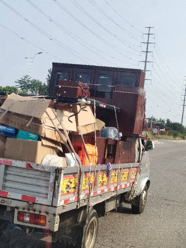新郑市，专业搬家拉货，拆装家具，拆装空调，拆装电视，保洁，搬
