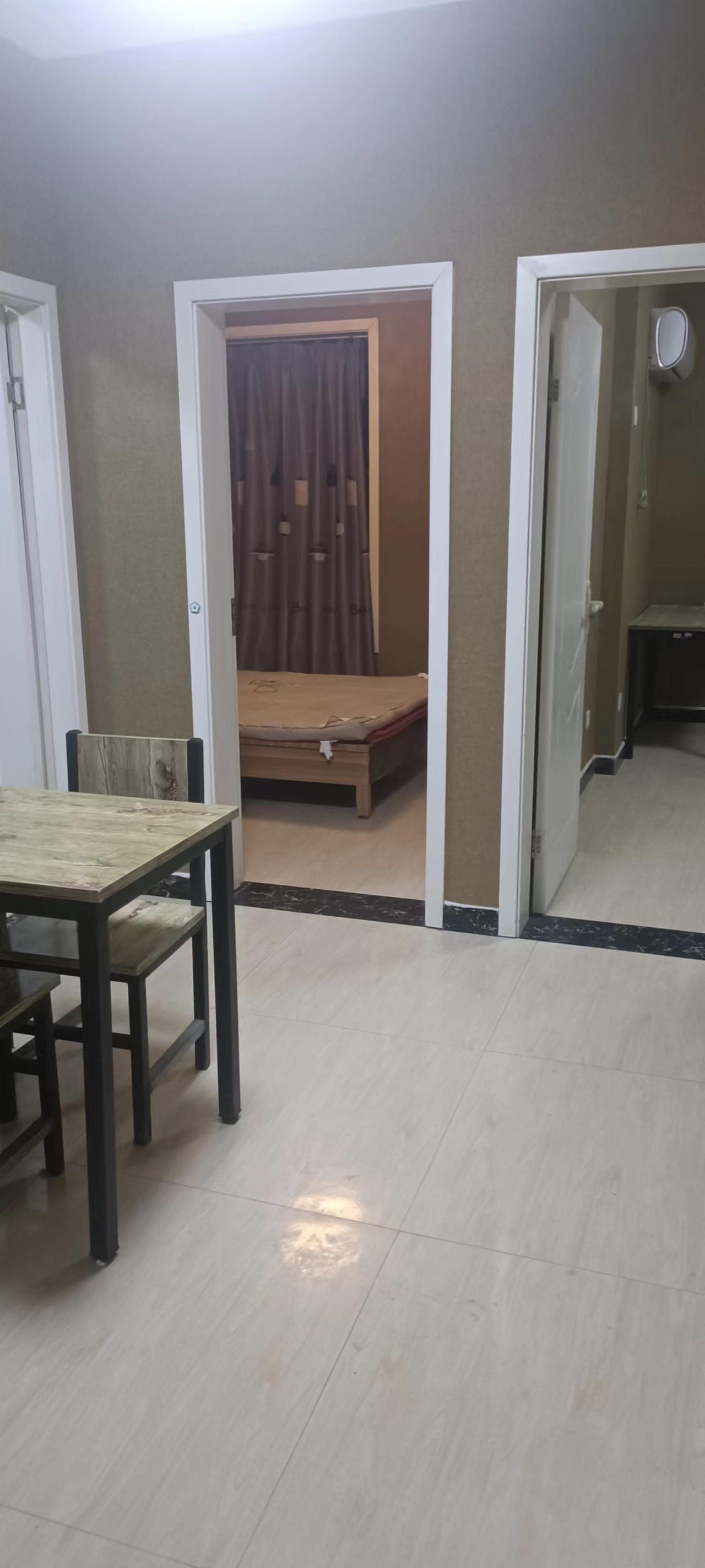 位于中华北路李唐庄社区70平方三室一厅一卫房子出租，水电齐全