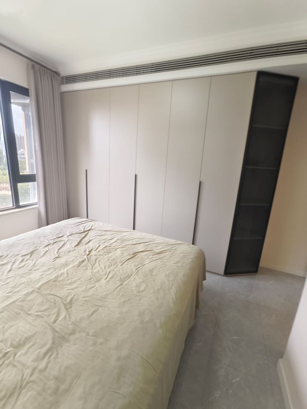 融创东方宸院新装修未入住，三室电梯好楼层，小区对面就是鸿福路
