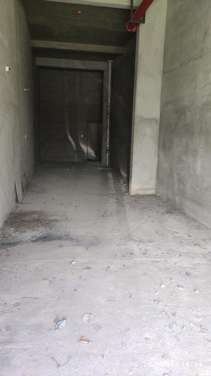 临街商铺房东直租，需要可装修，免租半年，郑新路宾悦龙城小区主