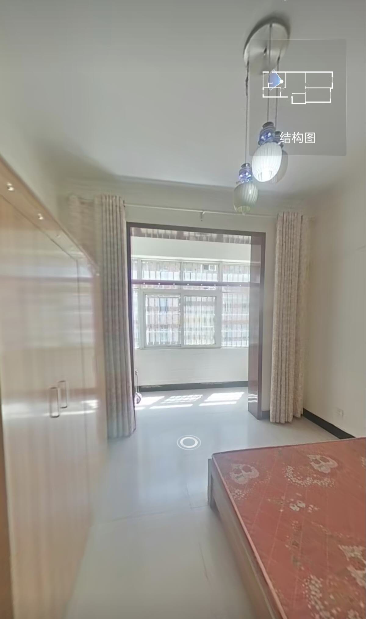 新郑实验高中对面宏浩花园，步梯低楼层，家具家电基本齐全，三室
