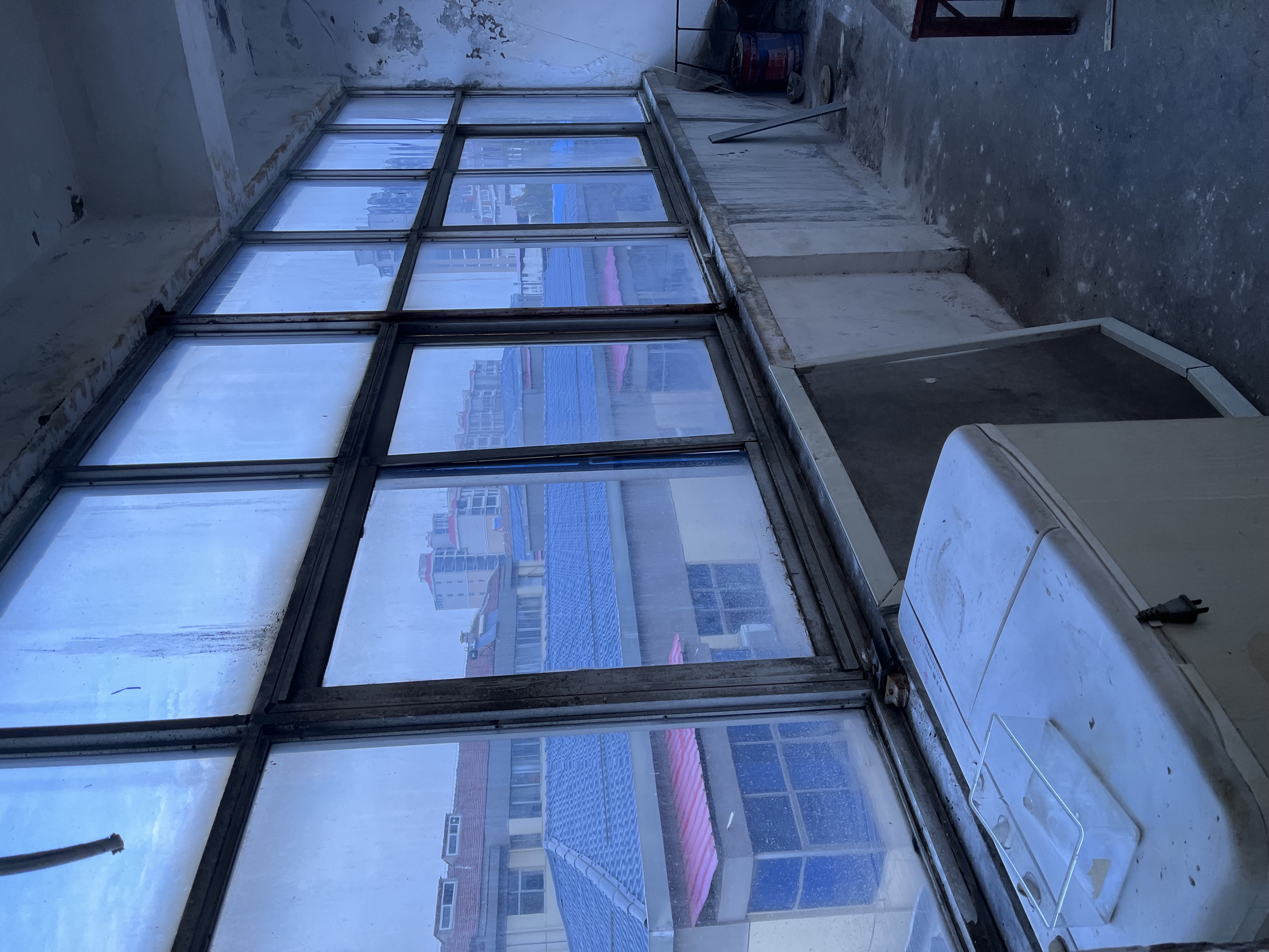 新建路西侧建安小区，紧邻奥斯卡故里影城，黄帝故里。环境僻静，