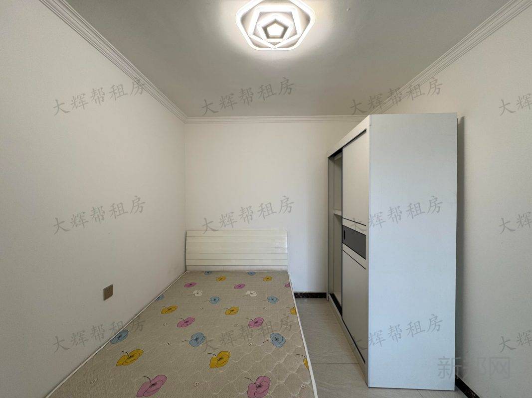 苟郑南苑精装修纯南两居室出租