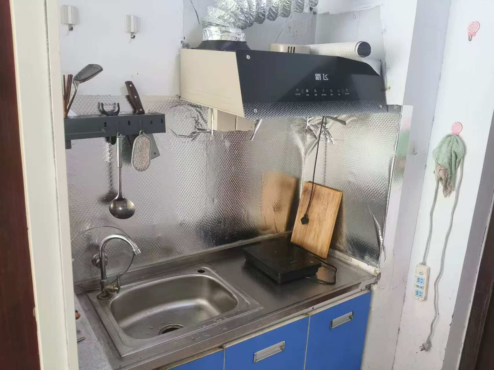 金茂广场1号楼三单元六楼604