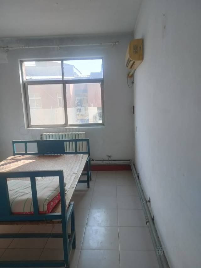 位于新郑市玉前路玉前小区里面的一套三室两厅一卫