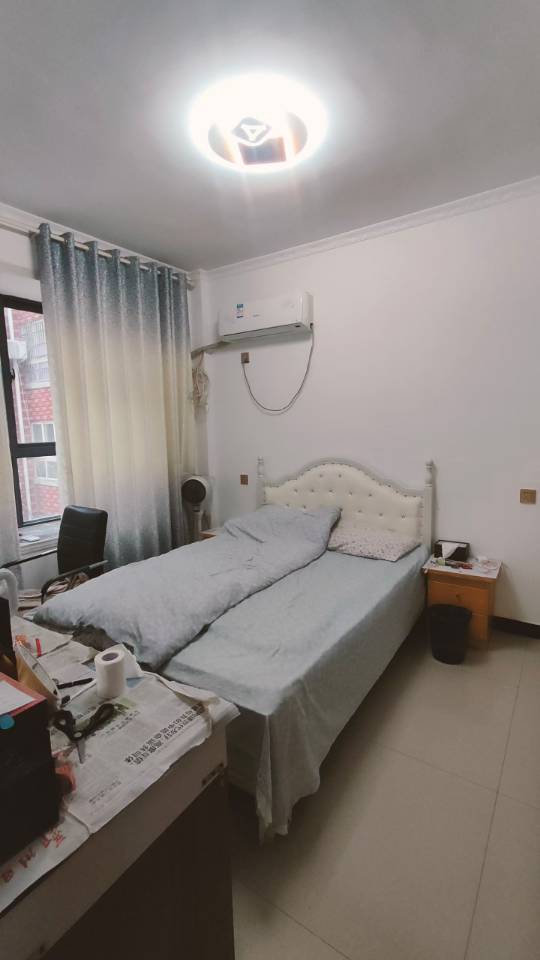 好房推荐[跳跳][跳跳][跳跳]
​教场电梯房，94平，两室两厅两卫，精装修拎包入住！20出头就可到手！