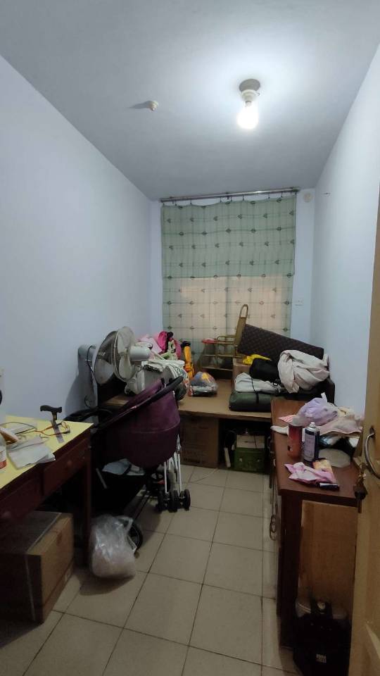 炎黄广场附近三楼，85平三室，10出头