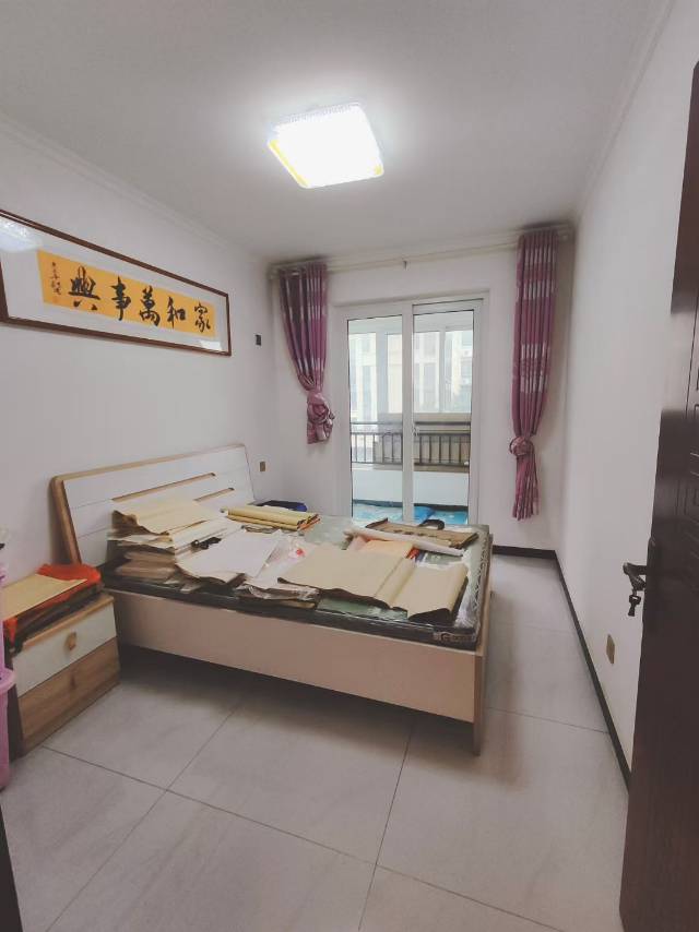捡漏啦！捡漏啦！[转圈][转圈][转圈]
​溪水湾套房，110平，三室两厅一卫，精装修拎包入住！仅售20多万！