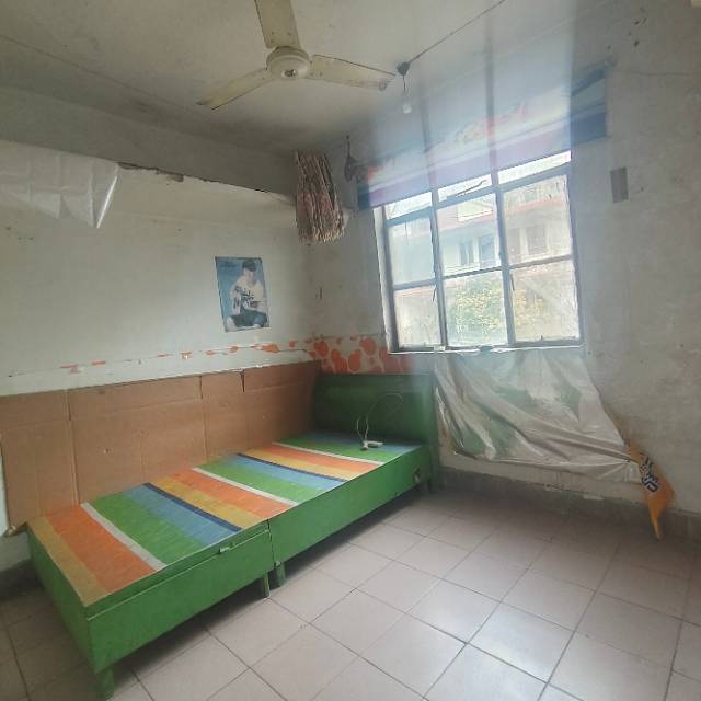 炎黄广场附近二楼，47平,两室一厅，大产权10万出头，