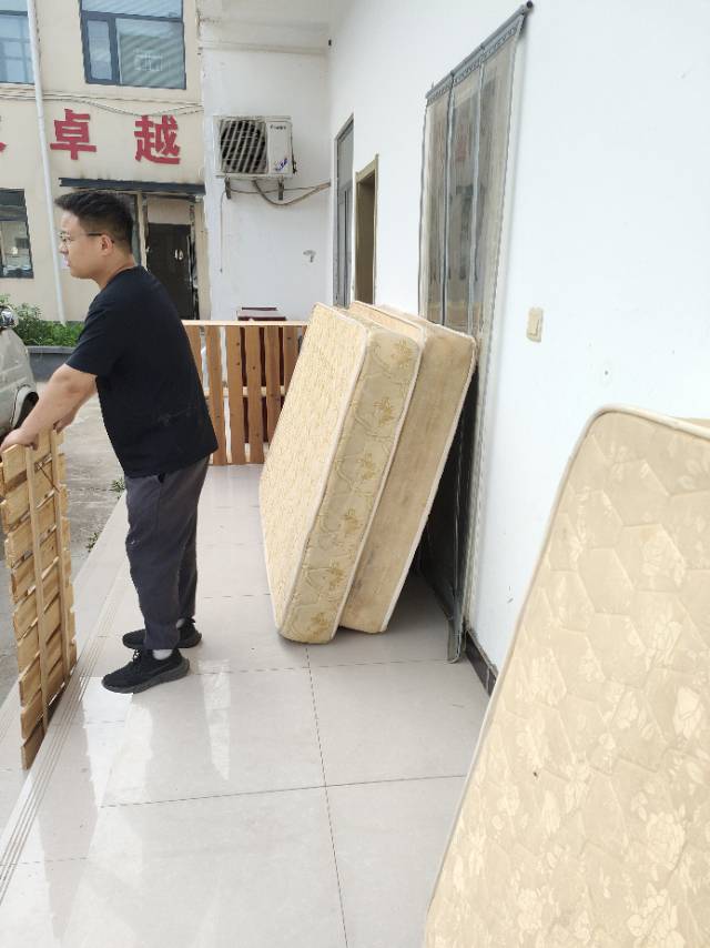 新郑搬家公司拆装家具干杂活