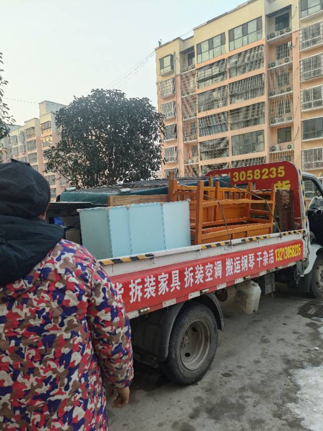 新郑专业搬家拆装家具拆装空调搬运钢琴清运垃圾干杂活保洁
