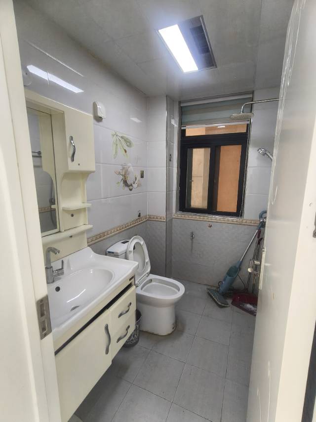 捡漏新郑北区米兰小镇三室两卫急售