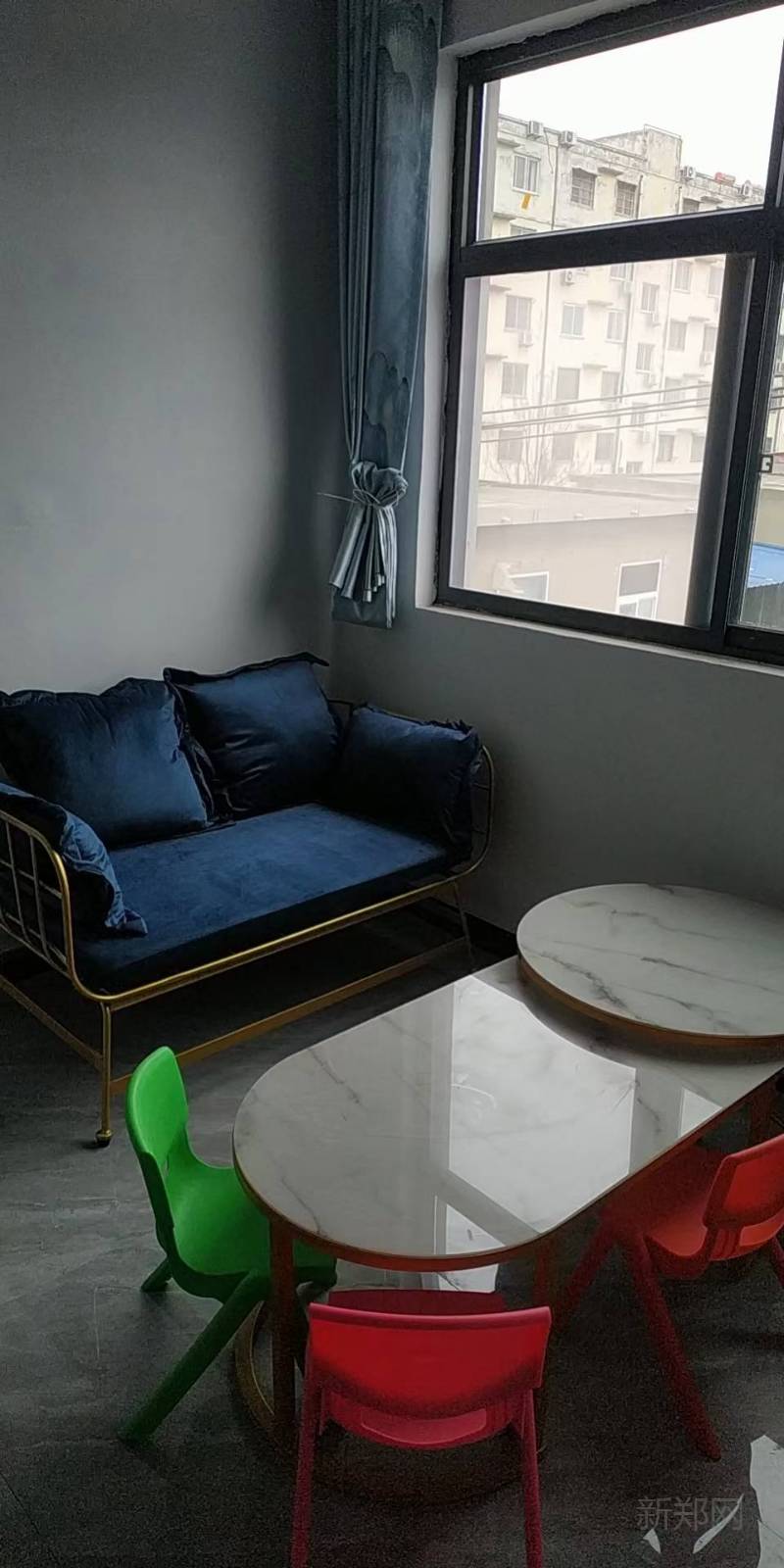 公安局附近标间，标间，两室一厅出租，家具家电齐全，免费wifi,交通便利，拎包入住。联系电话13027611597，15890677726，微信同步