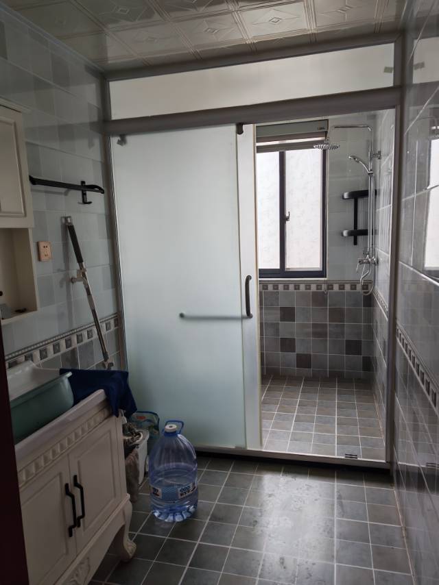 溪水湾房屋出售