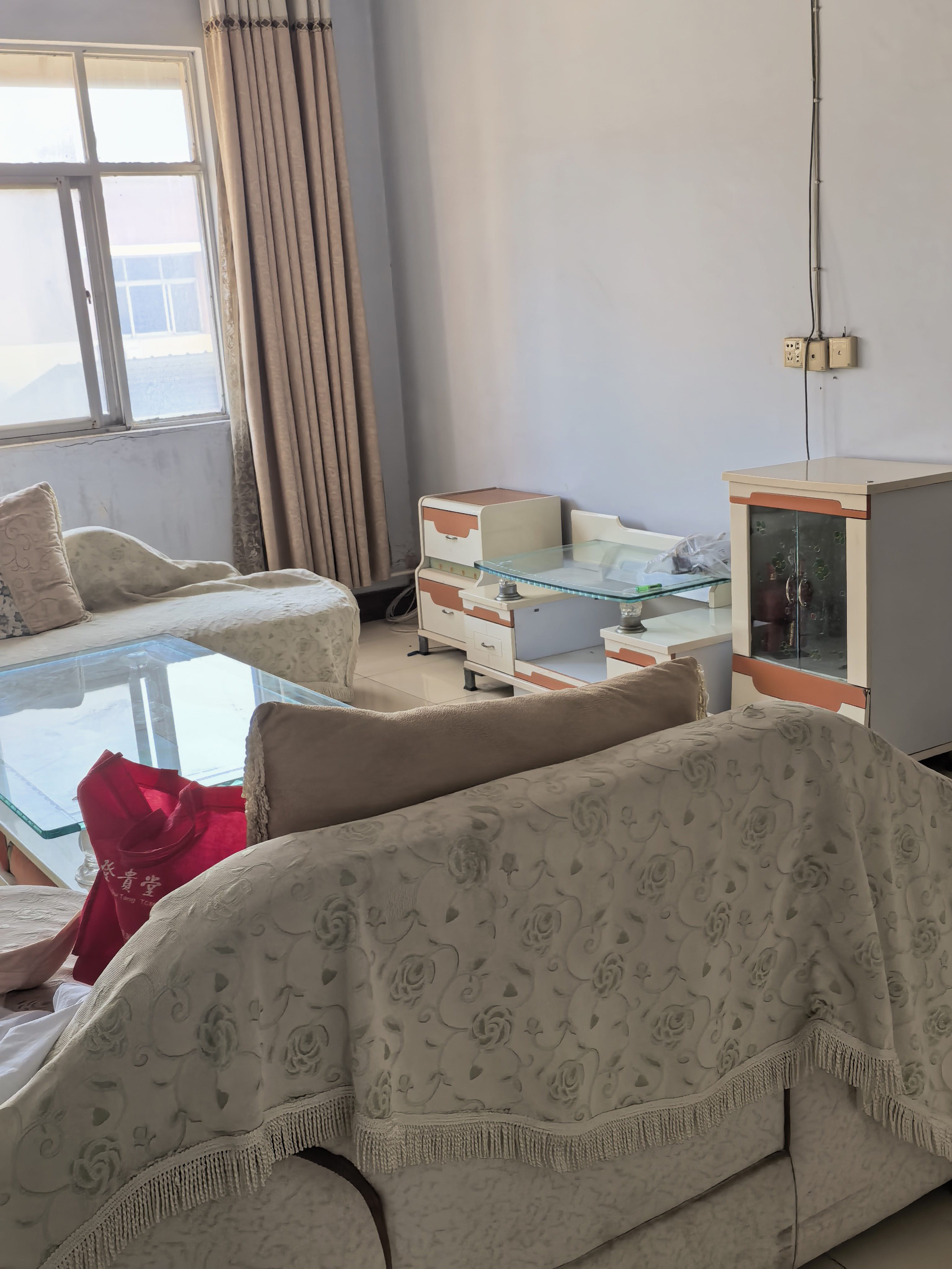 黄帝像南边房屋出售