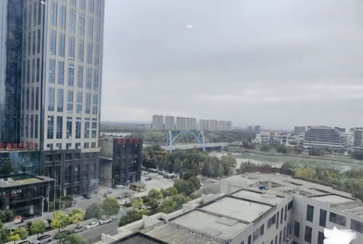 北区克拉公馆公寓Loft南户湖景房