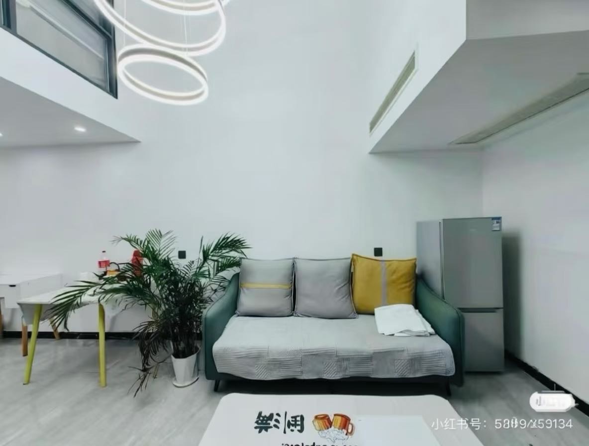 北区克拉公馆公寓Loft南户湖景房