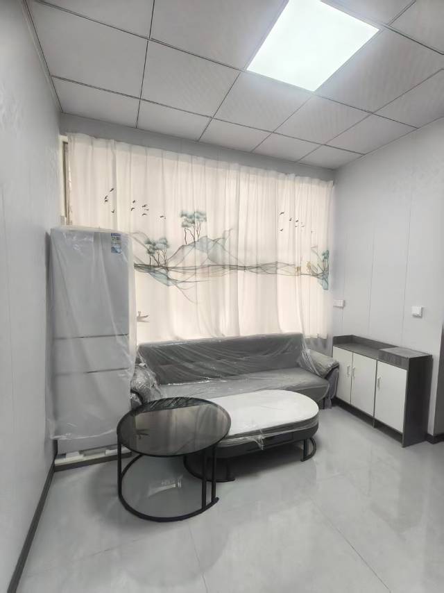 低价出租，有天然气，新郑新华路小学附近祥和五街，步梯低楼层，