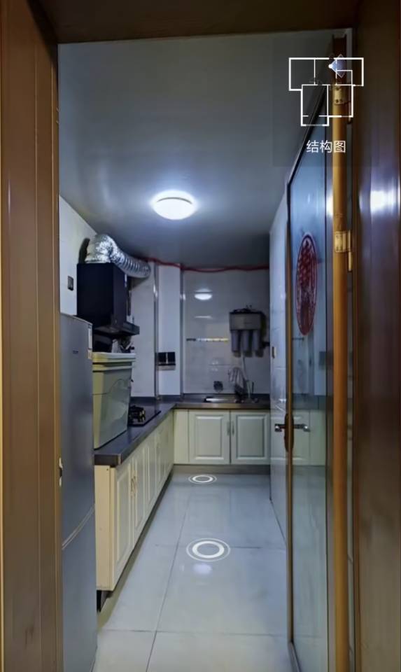 诚心出租阳光港湾电梯房有暖气两室一卫