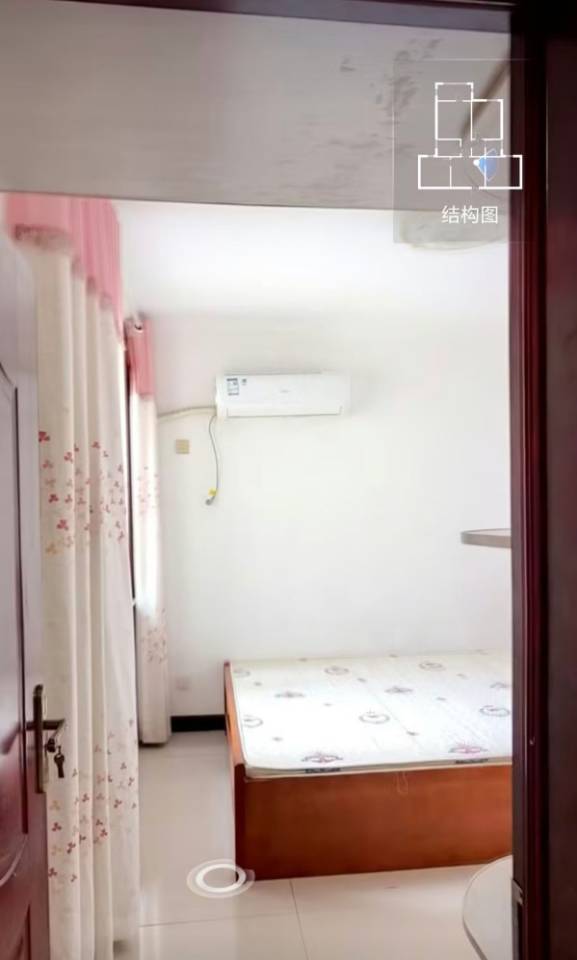 低价出租华信学院附近一江弘城三室一卫