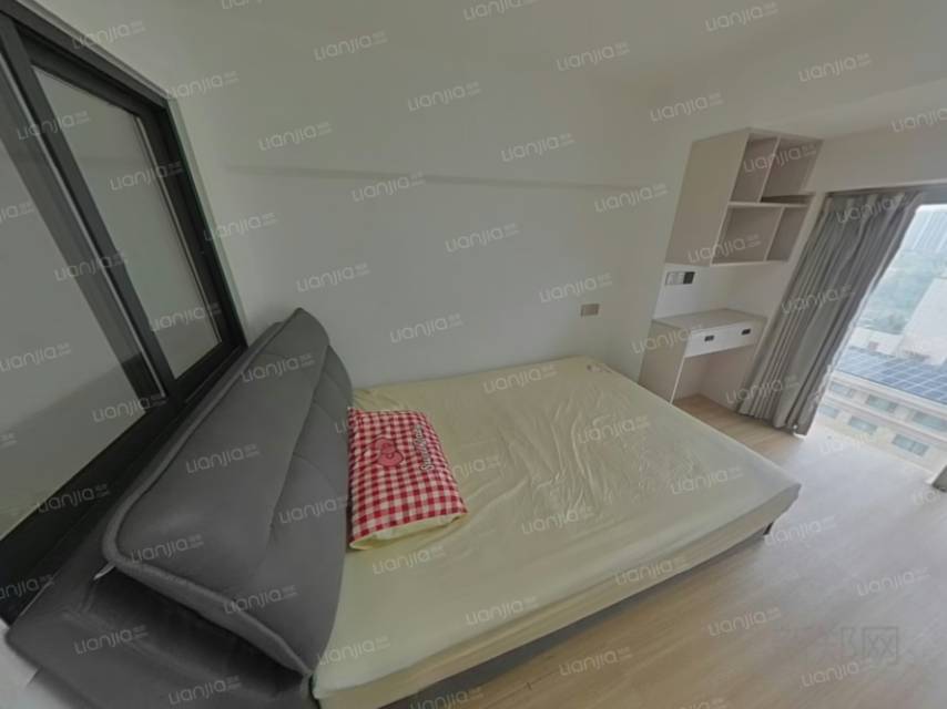 诚心出租新郑北区克拉公馆复式近万佳省心店