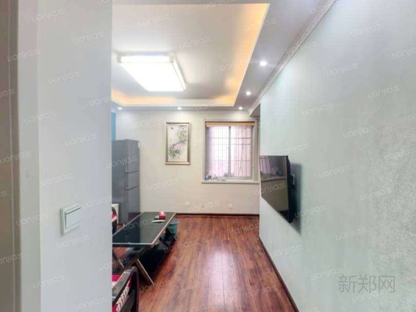 诚心出租新郑华信学院附近碧水蓝天一室一厅一厨一卫