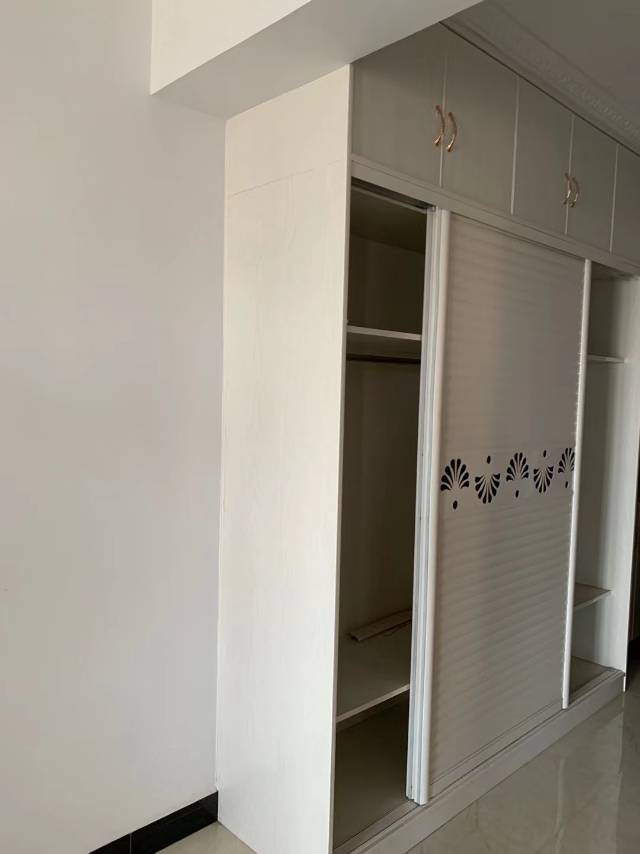 故里新家园南院，两室一厅一厨一卫出租，家具家电