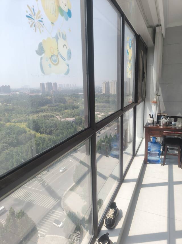 新郑北区湖景精装修婚房电梯三室急售