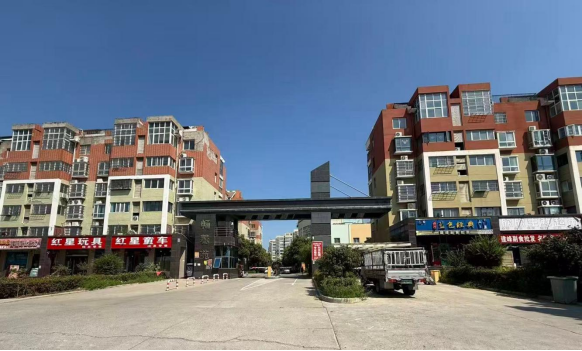 畅馨苑南门临街商铺