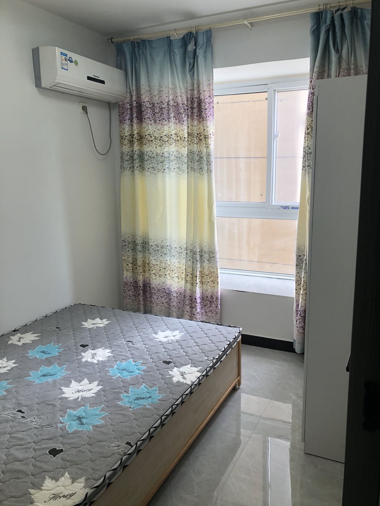 北区故里新家园两室一厅，采光好，家电家具齐全，领包入住，价格