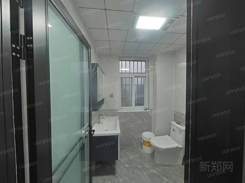 北区二社区精装三室出租
