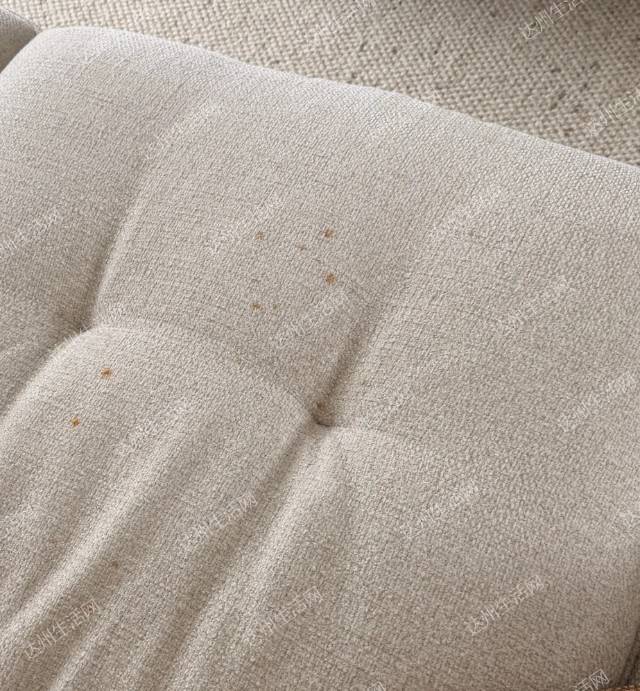 火锅🍲油洒在沙发上怎么办？达州清洗哥科普