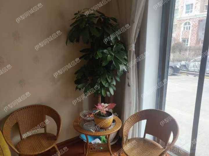 采耳店商铺转让，地段位置号