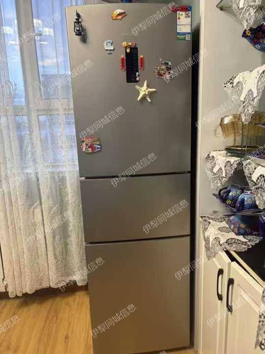 出自用容声218升三门风冷冰箱