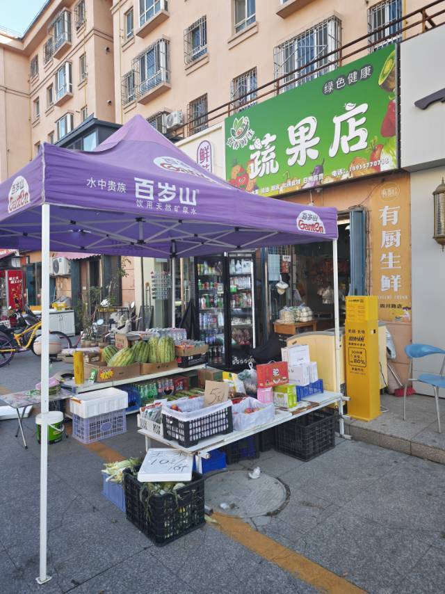 【急转】【急转】【急转】江南春晓西门,成熟小区,人流庞大,有固定客源,年租金4w,租期到年底,转让费到店详谈,营业额2k-3k,店铺外可外摆,有上下水,可空店转,也可带货转,带货就盘货,除了餐饮,其他...