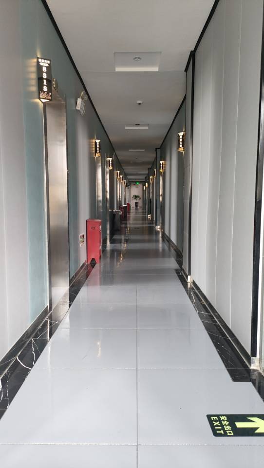 [宾馆转让] 新源县营业中宾馆全新装修，店内商店门口可外摆，客房27间包括9间电竞房，旺季期间，口碑好客源稳定，每天爆满，现接手可直接承接旺季客流，抢占盈利黄金期，全新更换一批高品质布草，全配套到位接...