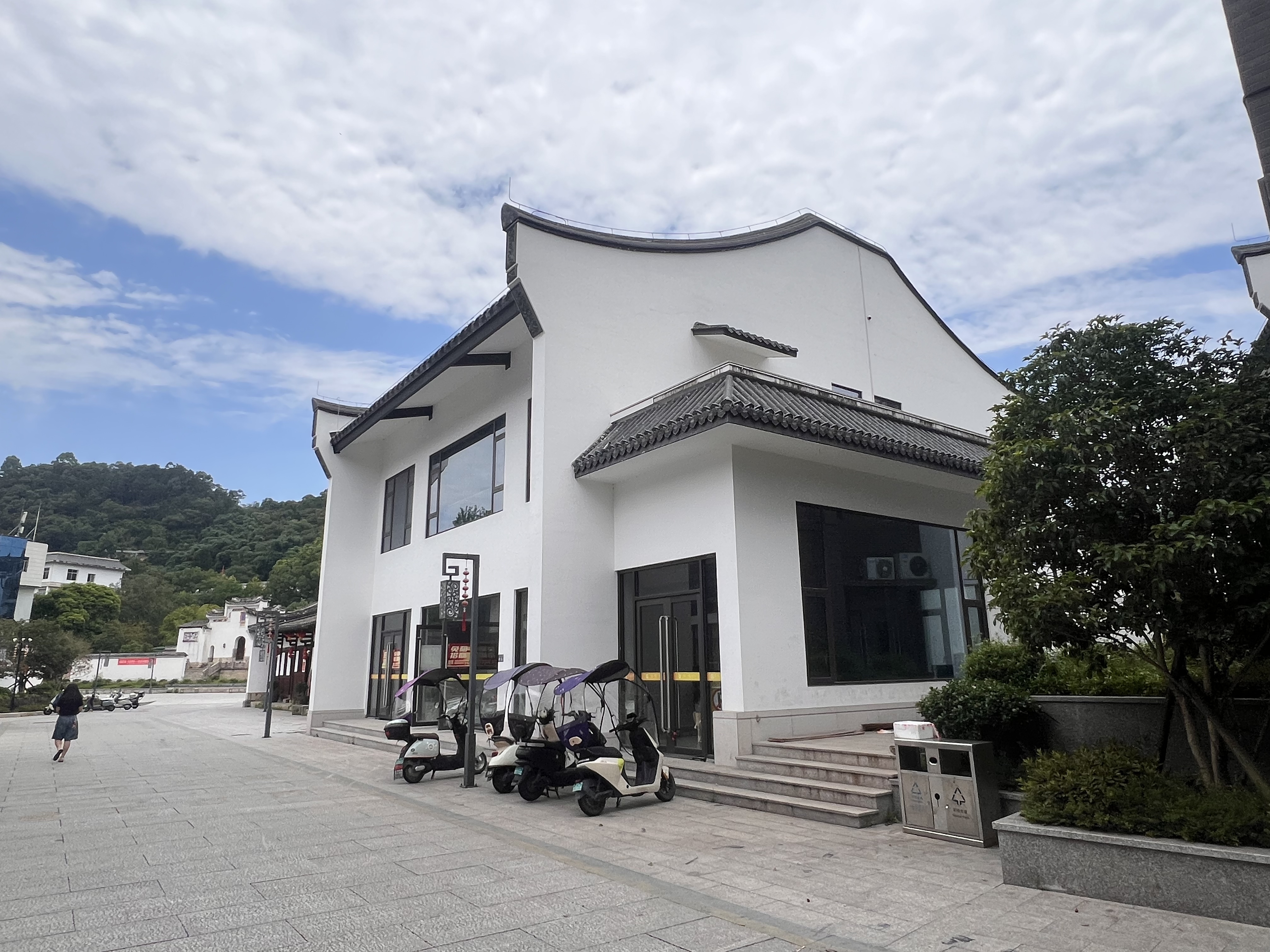 【业主直租】罗源文锦街独栋两层商铺,带 100㎡独立后院,多业态可用,可谈长免租期