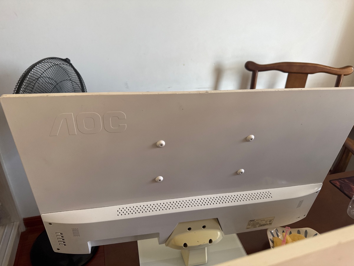 低价出售32寸AOC电脑显示器