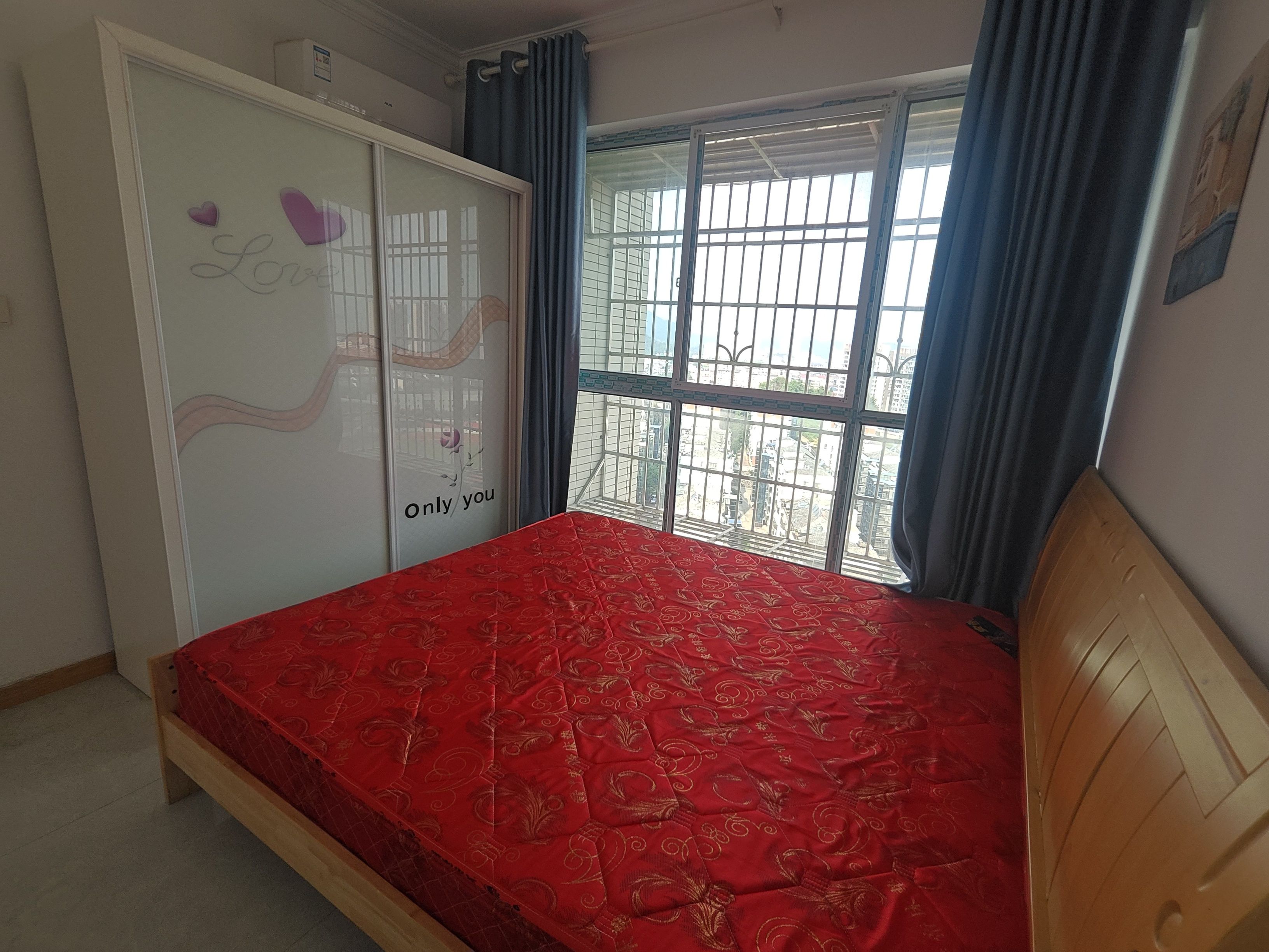 出租【鸿宇公馆】家装两室一厅