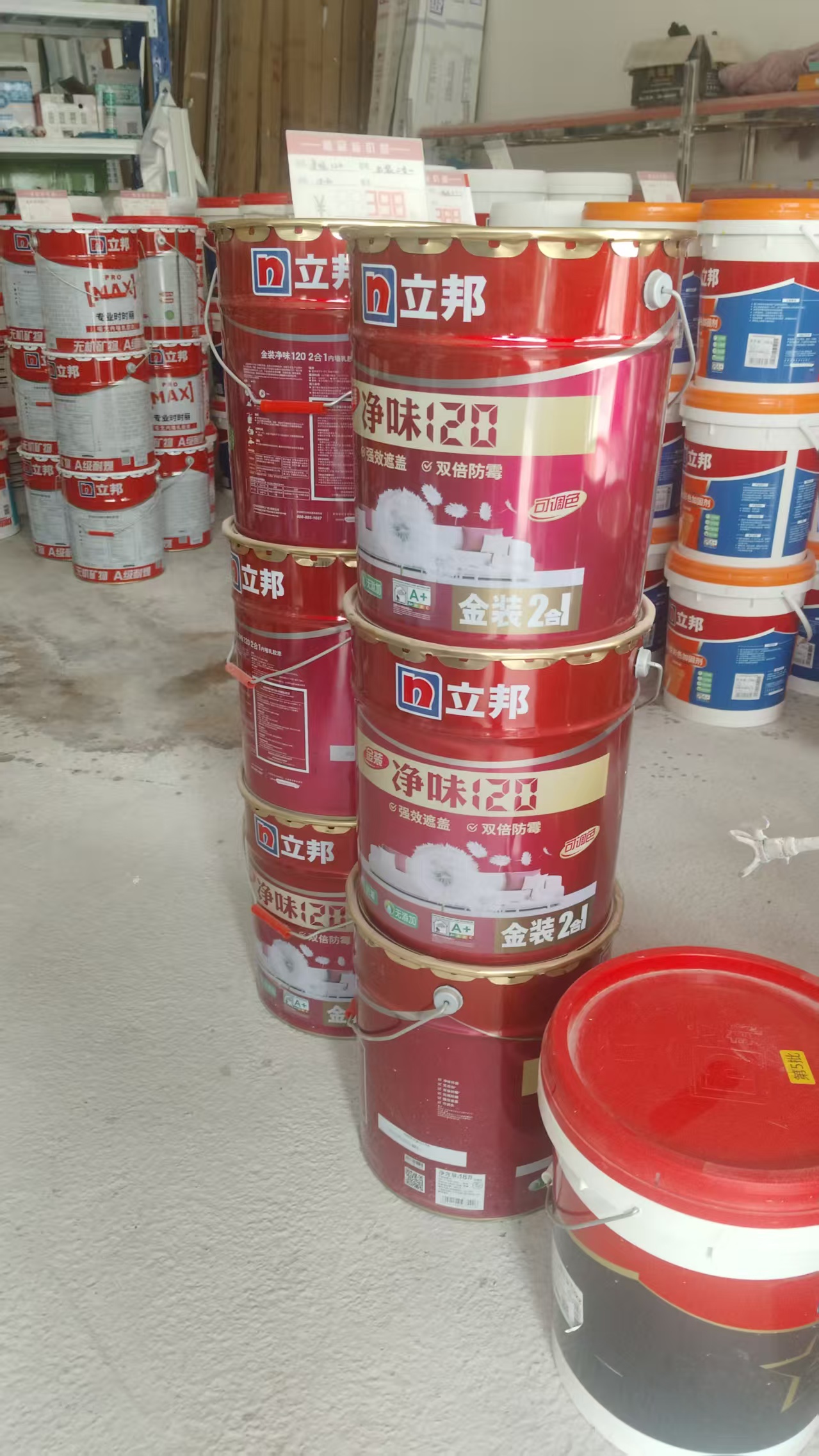 选对涂料装对家，省心装修就找我——瑞龙建材批发中心 我们店精选立邦、多乐士、三棵树三大正品涂料，环保无甲醛，还专属供应三棵树防水，同时配套瓷砖胶、背胶及各类石膏线，装修主材、辅材一站购齐；所有产品郑重...