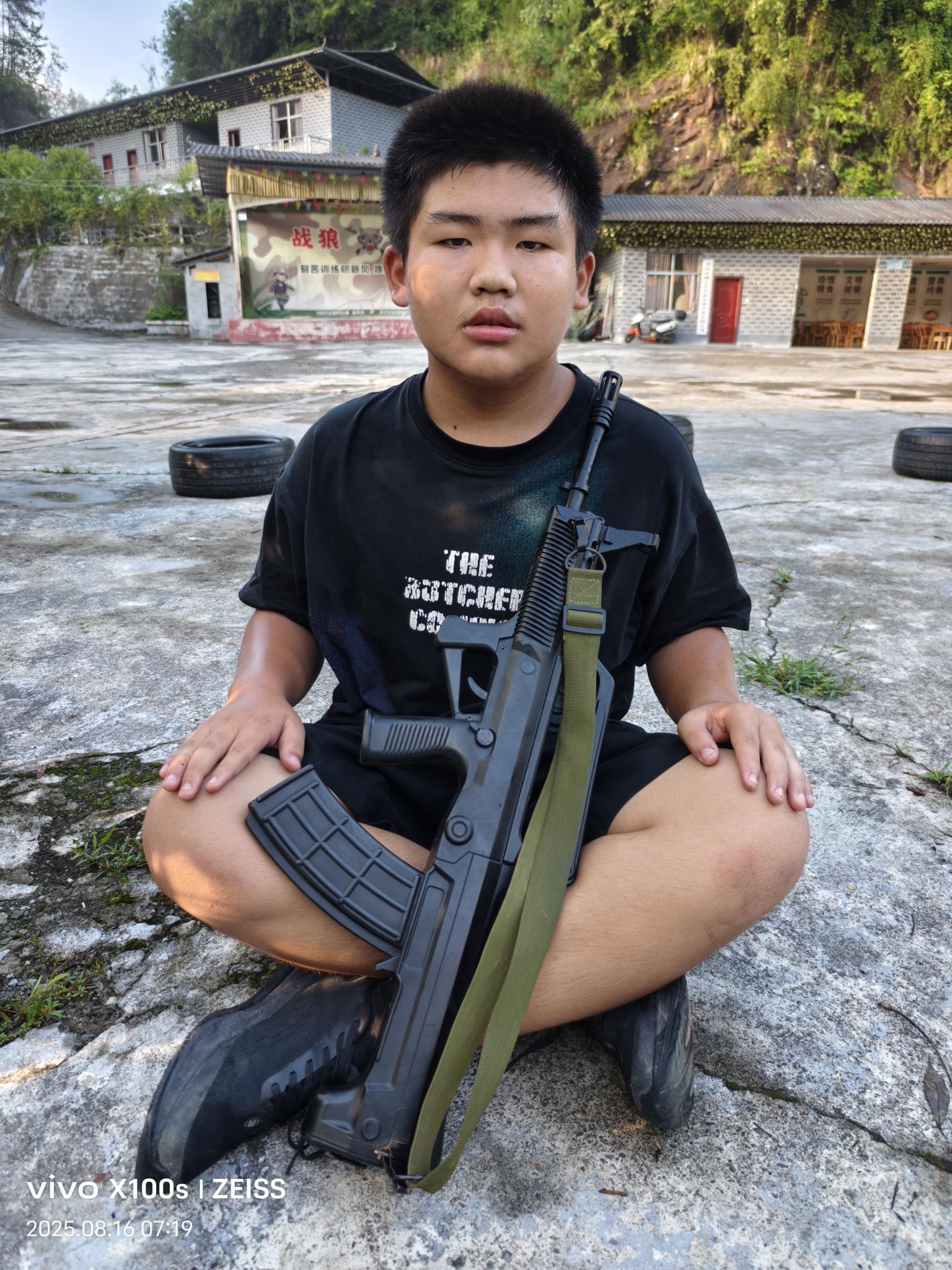 龙山·来凤家长注意！孩子沉迷手机、厌学逃课、叛逆顶嘴、自卑胆小管不住？【战狼特训营·暑期军事夏令营】十周年感恩招生开启深耕青少年叛逆矫正10年，军事化管理+心理疏导+感恩教育三位一体戒掉网瘾陋习 改掉...