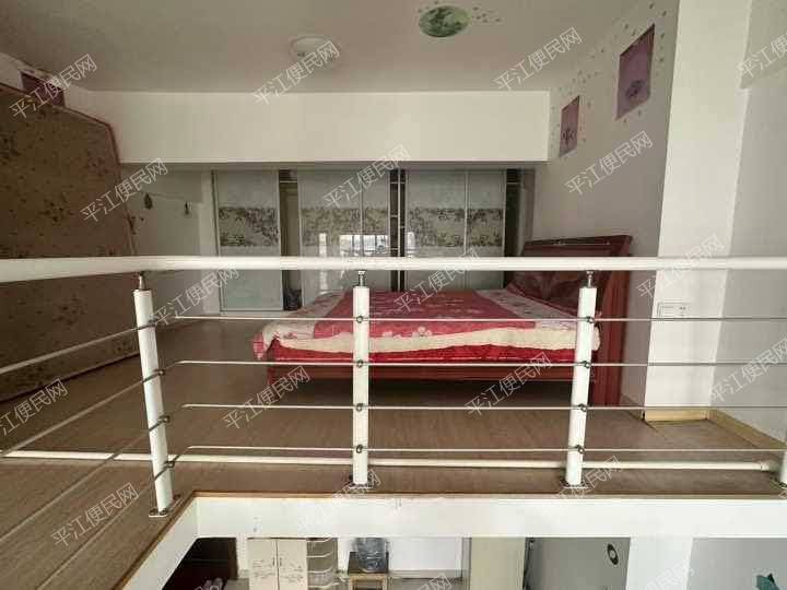 平江丹桂园小区公寓房63平复式楼出租，家电家具齐全，停车方便