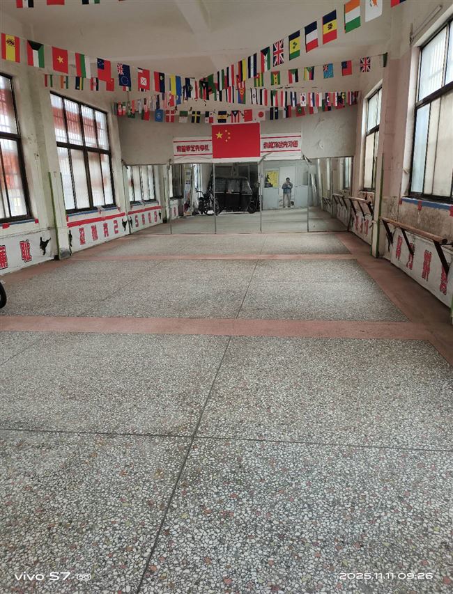 汪屯乡马头村中间街门面房一楼和二楼都可出租