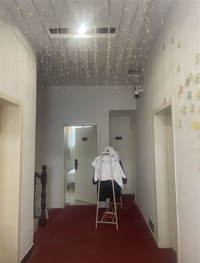 万岁山清明上河园附近民宿转让，是一个别墅，带个院子！
